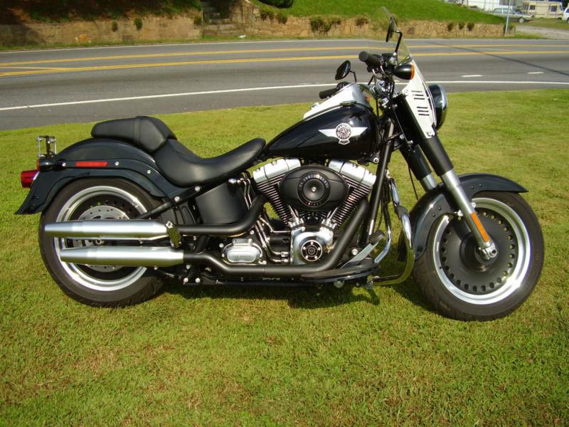 Very nice 201o harley davidson fatboy low  only 292 miles