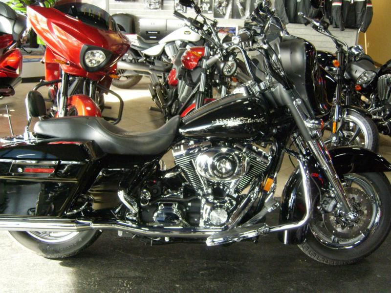 2006 Harley Davidson FLHX Street Glide - Screaming Eagle Motor - Very Low Miles