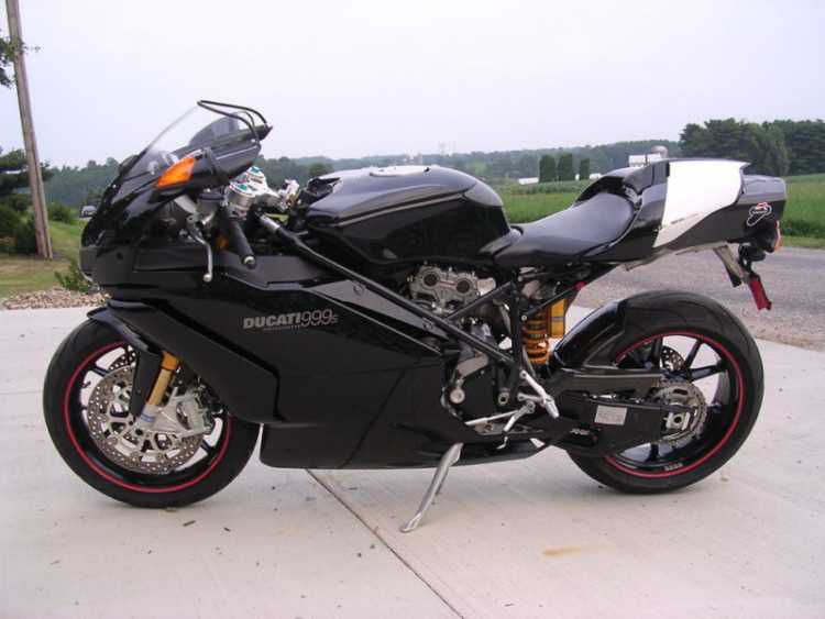 2006 Ducati Supersport MONOPOSTO EXCELLENT CONDITION LOW MILES BREMBO BRAK