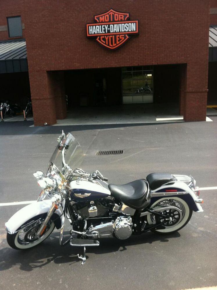 2007 Harley-Davidson Softail DELUXE Cruiser 