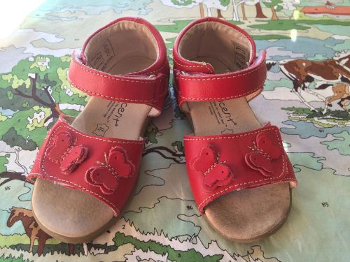 Vincent shoes girls 24 / 8 red butterfly sandals toddler