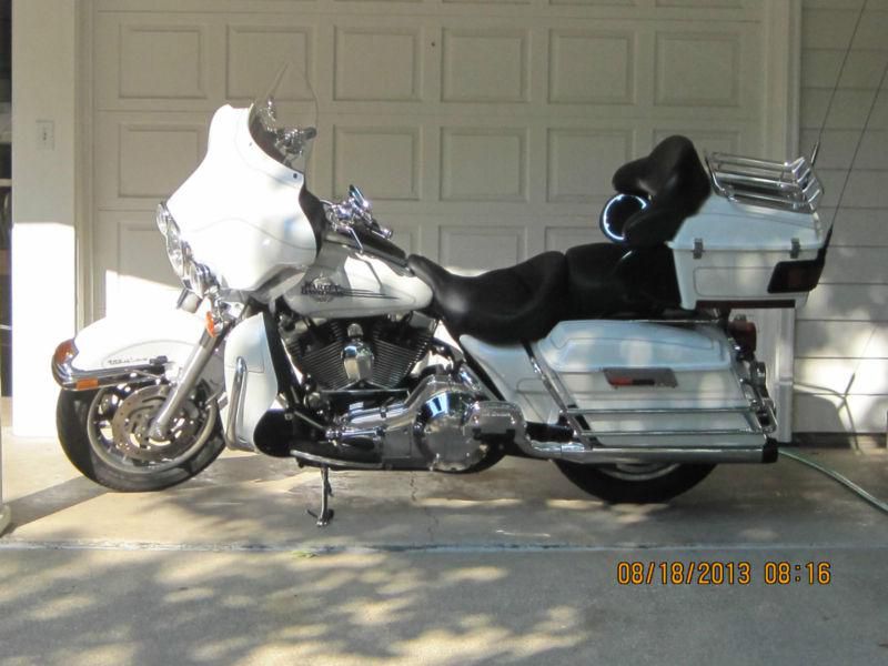 2005 Harley Davidson Electra Glide Ultra Classic,FLHTCU,White,17,920 Miles ,NR