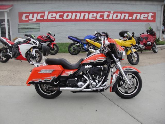 2009 Harley-Davidson FLHTCU Touring 