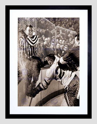 Sport vintage ice hockey slam howe hannigan cool framed art print b12x10148