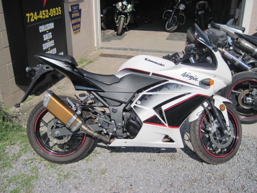 2011 Kawasaki Ninja 250R Sportbike 