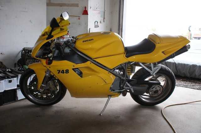 2001 Yellow Ducati 748 Biposto Desmoquattro