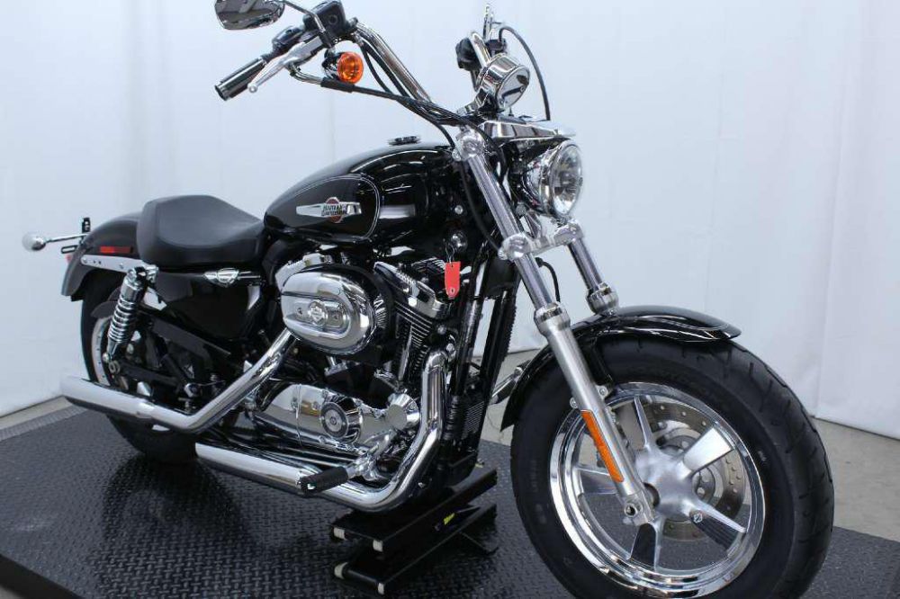 2011 Harley-Davidson XL1200L Sportster 1200 Low Cruiser 
