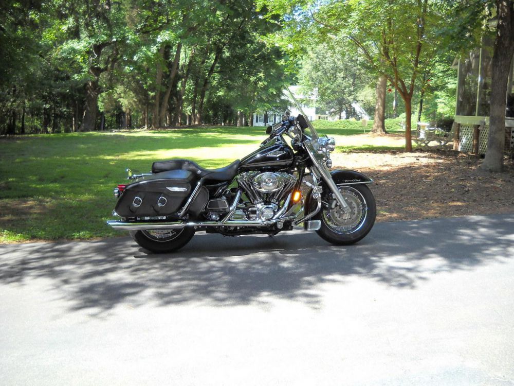 2005 Harley-Davidson Road King CLASSIC Cruiser 