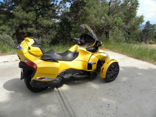 2013 Can-Am RST