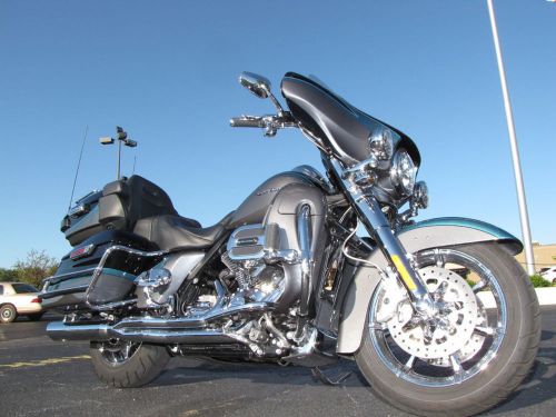 2015 Harley-Davidson Touring CVO LIMITED FLHTKSE