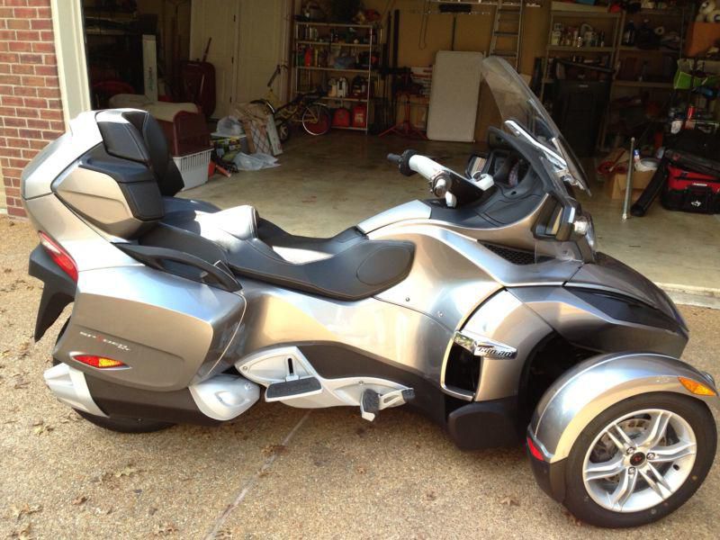 2012 Can Am RT SM5 Like New: only 534 miles Cruise, Heated grips, full Reverse