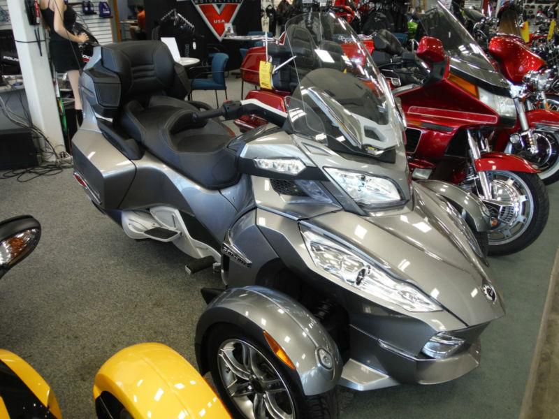 2011 Can-Am Spyder RT-S SE5 Can Am Road Bike