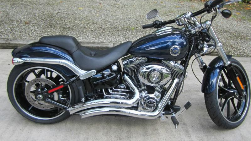 2013 Harley Davidson Breakout 260 miles Vance & Hines Pipes
