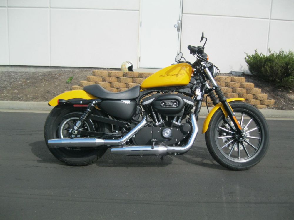 2011 Harley-Davidson 883 Iron XL883N Sportbike 