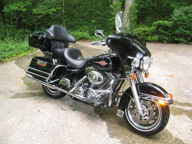 2008 HARLEY DAVIDSON CLASSIC, 11,836 MILES, FLAWLESS CONDITION. FLHTC