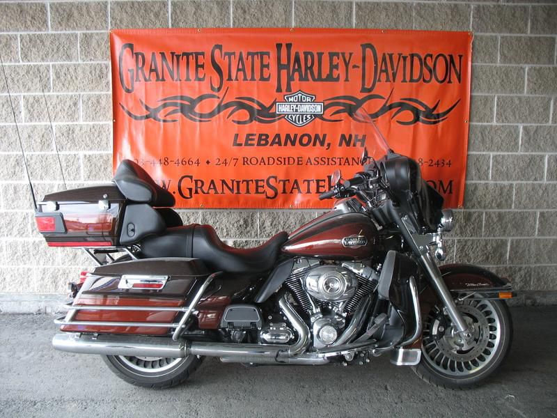 2011 Harley-Davidson FLHTCU - Electra Glide Ultra Classic Touring 