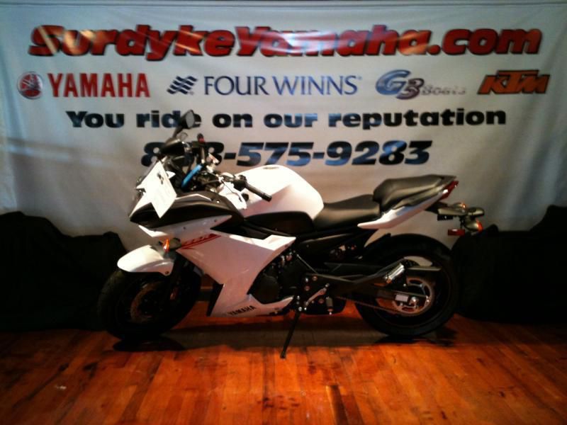2012 yamaha fz6r  sportbike 