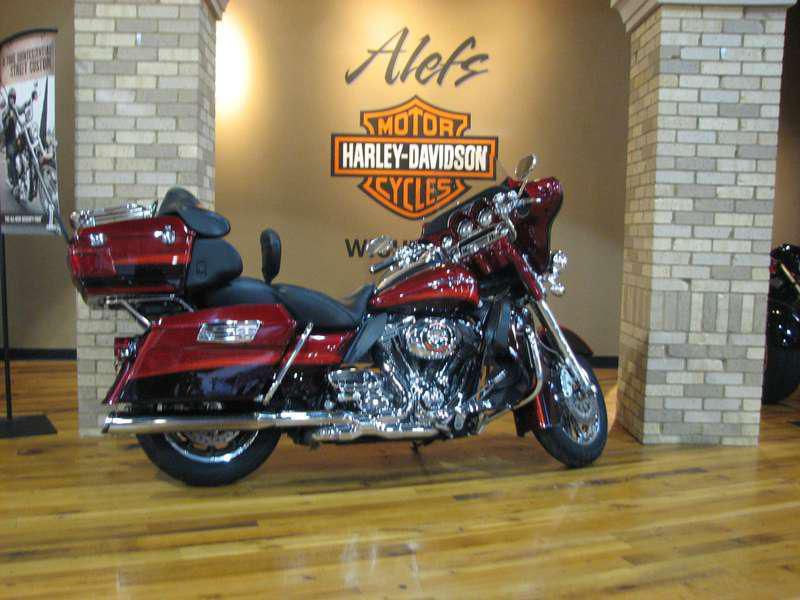 2009 Harley-Davidson FLHTCUSE4 CVO Ultra Classic Electra Glide Touring 