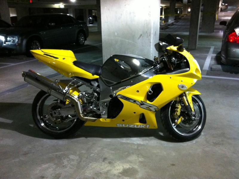 1000 Beautiful Yellow and Chrome motorcycle, must see and lots of upgrades.