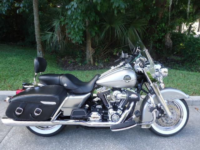 2008 Harley Roadking Classic only 8K miles and looks great !!