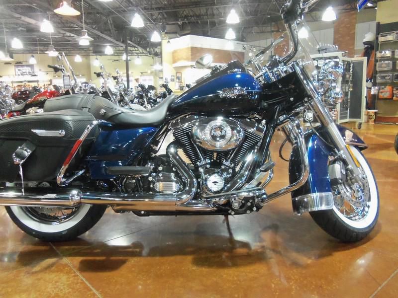 2013 Harley-Davidson FLHRC Road King Classic Touring 