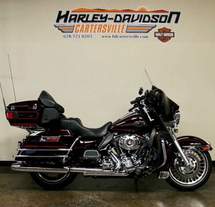 2011 Harley-Davidson FLHTCU Ultra Classic Electra Glide Touring 
