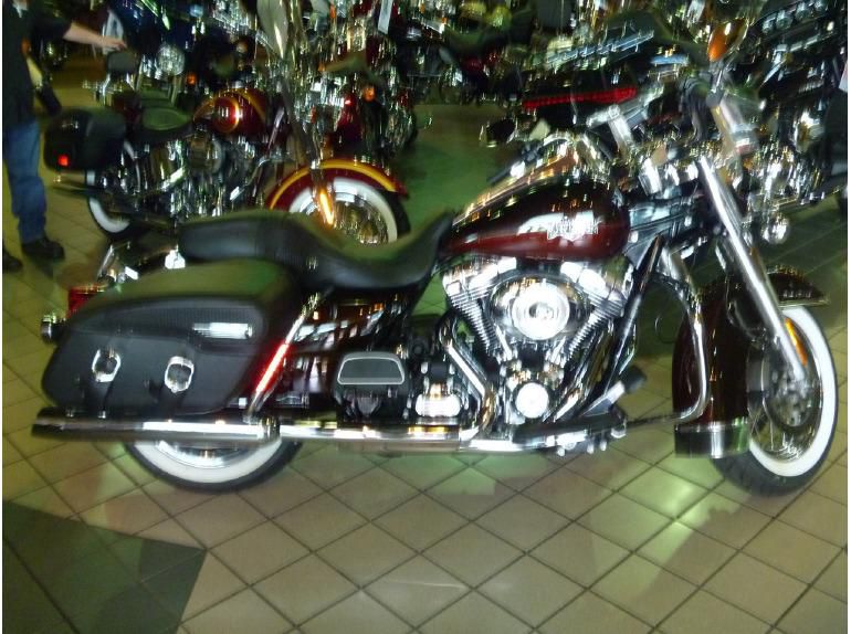 2011 Harley-Davidson FLHRC Touring 