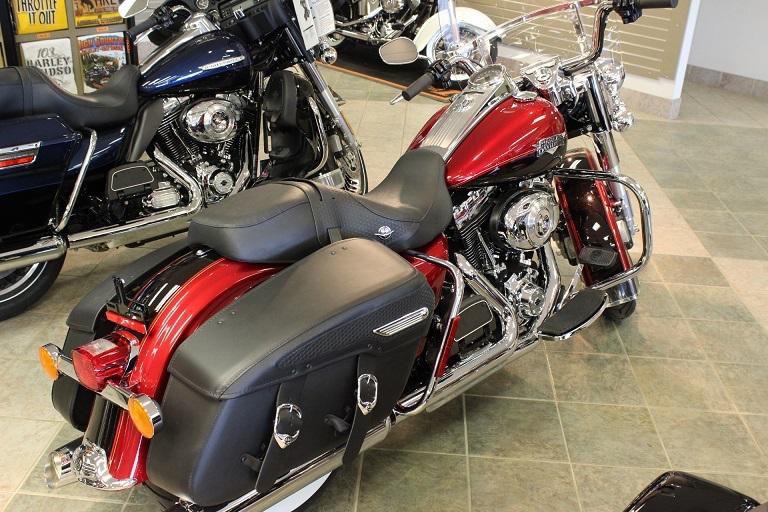 2013 Harley-Davidson FLHRC - Road King Classic Touring 
