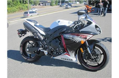 2012 Yamaha YZF-R1 Sportbike 
