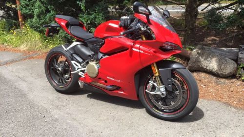 2015 Ducati Superbike