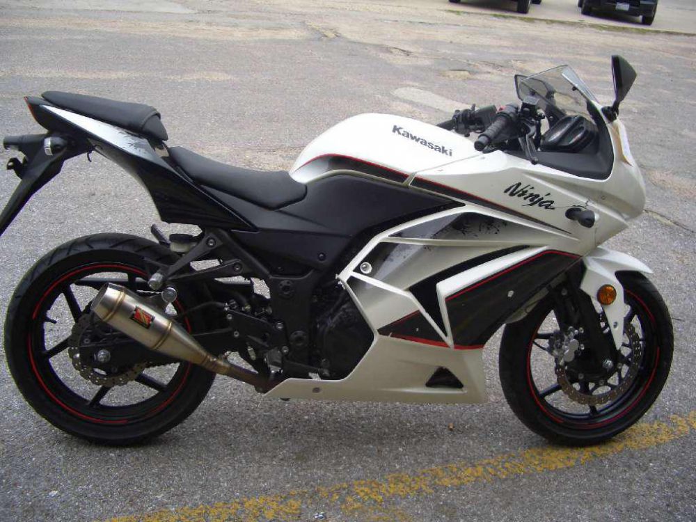 2011 Kawasaki Ninja 250R Sportbike 