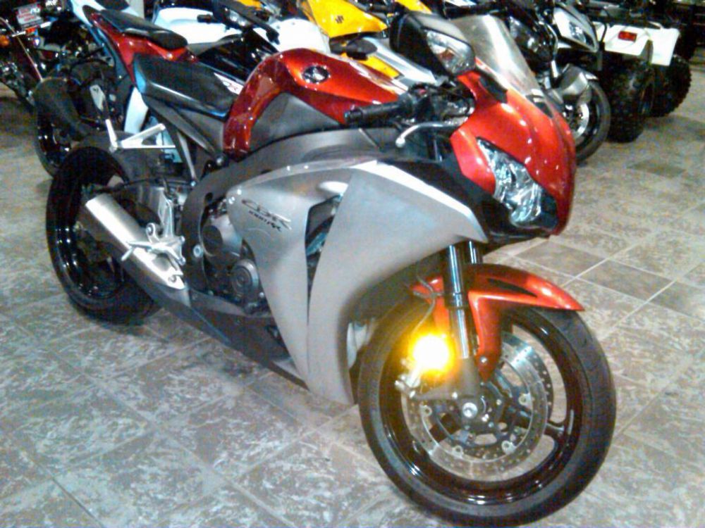 2008 honda cbr1000rr  sportbike 