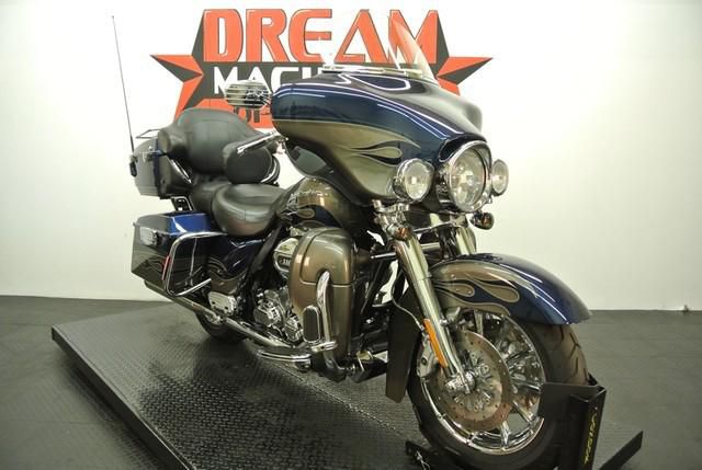 2010 Harley-Davidson Screamin Eagle Ultra Classic CVO FLHTCUS Cruiser 