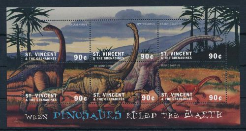 [33289] St. Vincent &amp; Grenadines 2001 Pre Historic Animals Dinosaurs MNH Sheet