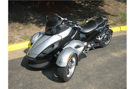 2008 Can-Am Spyder Roadster SM5 Sportbike 