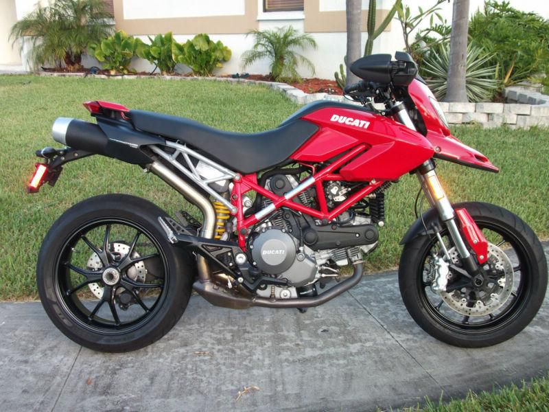 2011 Ducati Hypermotard 796 mint condition