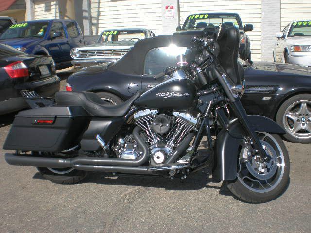 Used 2013 Harley Davidson FLHX for sale.