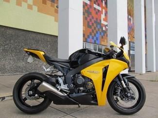 2008 Yellow Honda CBR1000rr8, Fresh Service,Super Fast and Ready for you