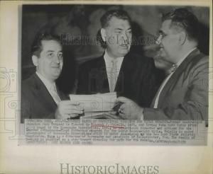 1959 Press Photo Boxer Jack Dempsey with Vincent J. Vellela and Irving Kahn
