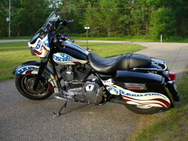 2006 - Harley-Davidson Street Glide FLHXI