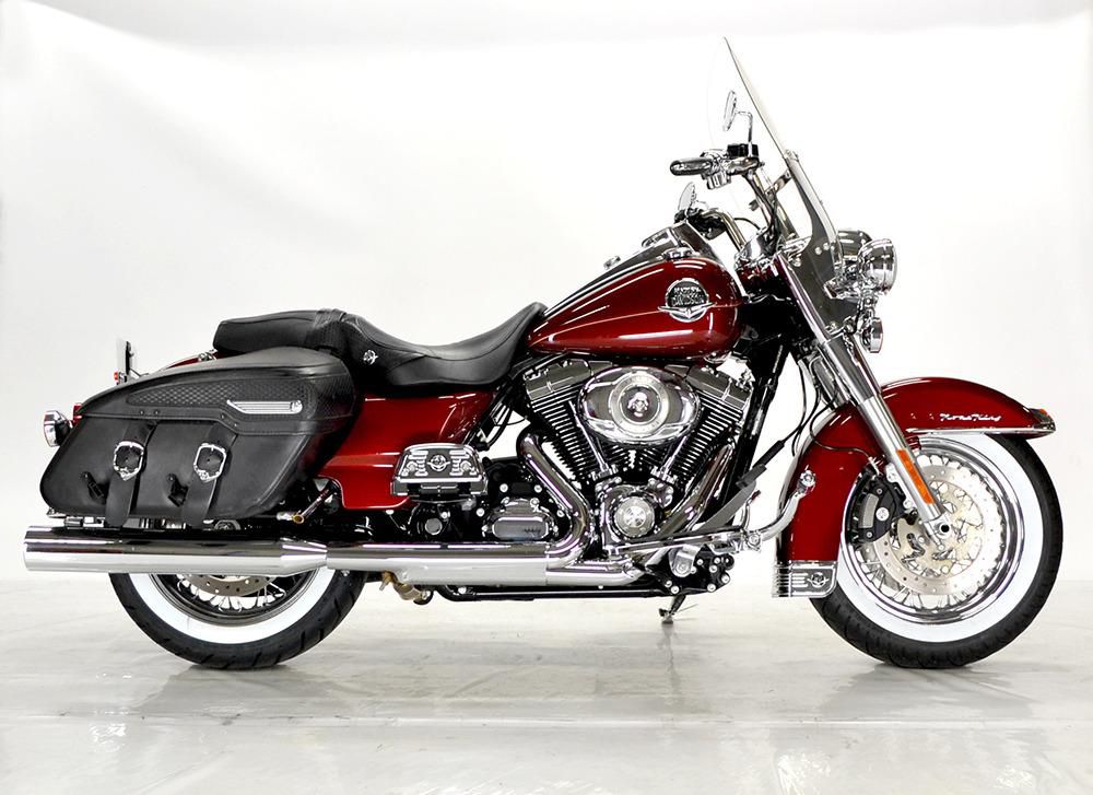2010 Harley-Davidson Road King Classic FLHRC Touring 