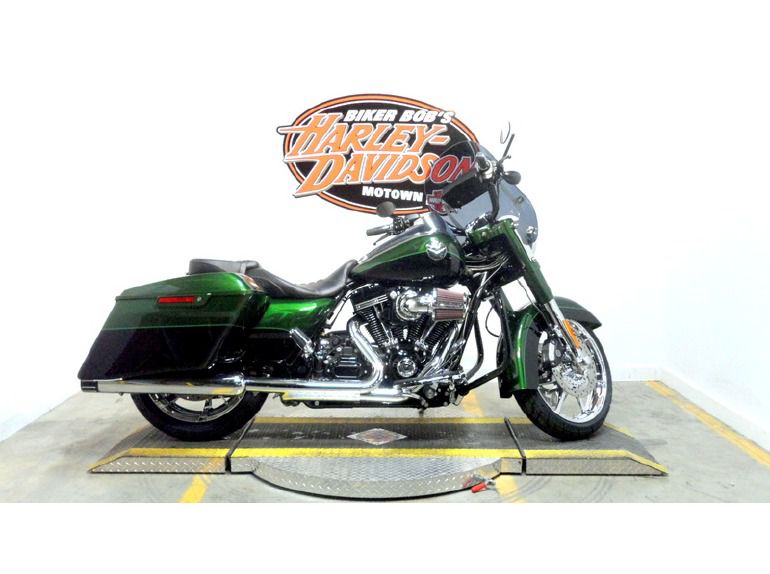 2014 Harley-Davidson FLHRSE - CVO Road King 