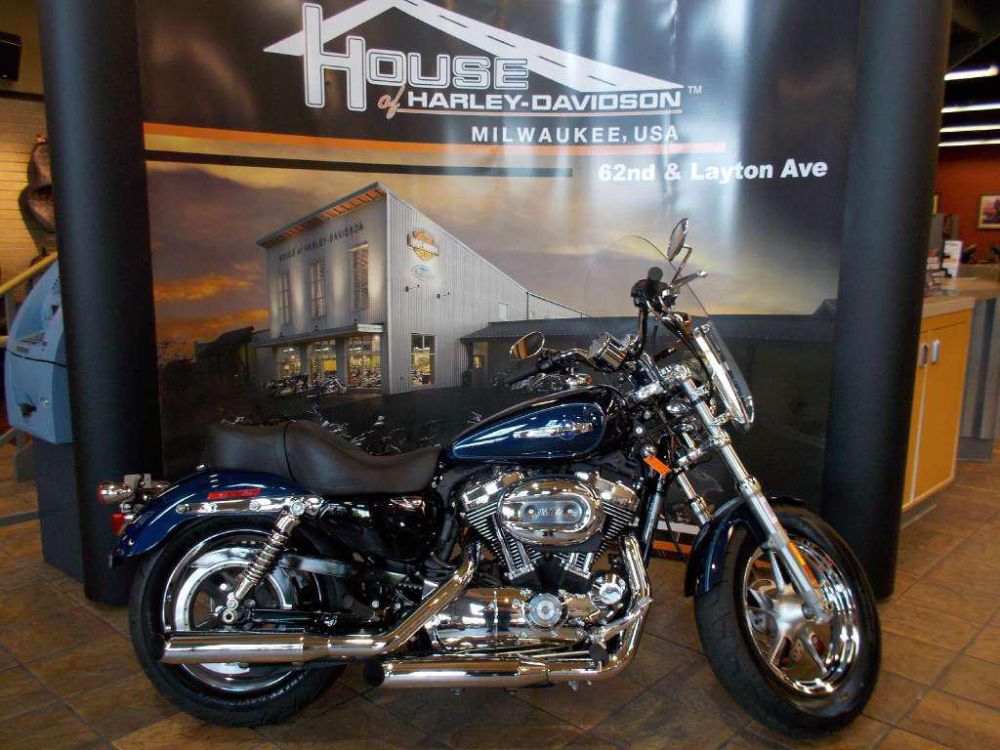 2013 Harley-Davidson XL1200C Sportster 1200 Custom Cruiser 