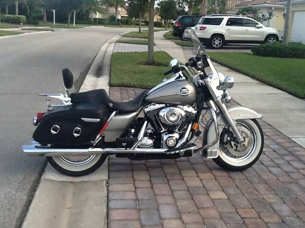 2008 harley davidson road king classic like new! only 6500 miles!