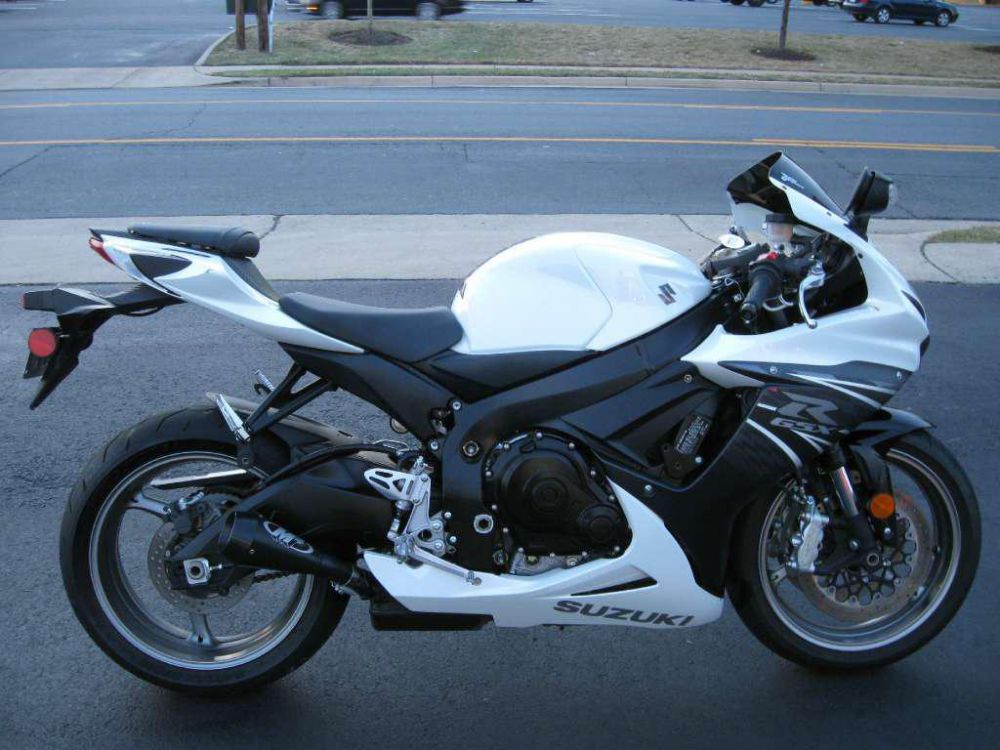 2011 suzuki gsx-r600  sportbike 