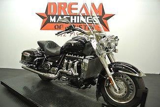 2010 Triumph Rocket III Classic Tour BOOK VALUE IS $13,275 *Financing*