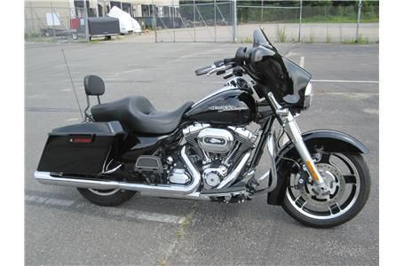 2012 Harley-Davidson FLHX Street Glide Cruiser 