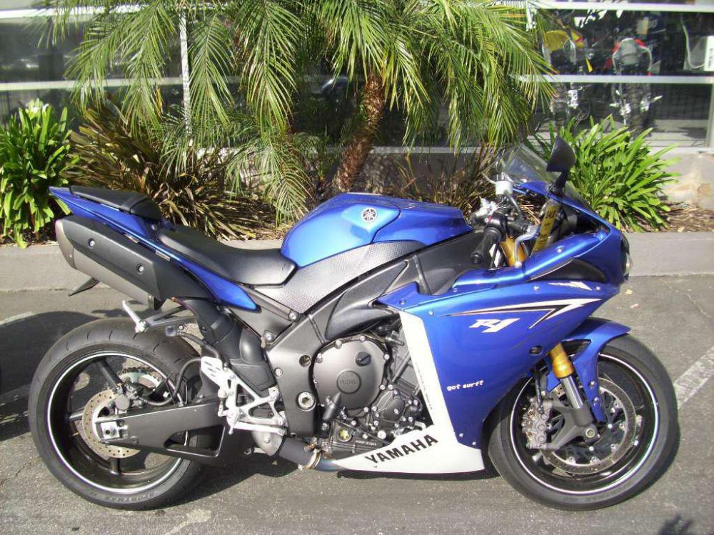 2010 Yamaha YZF-R1 Sportbike 