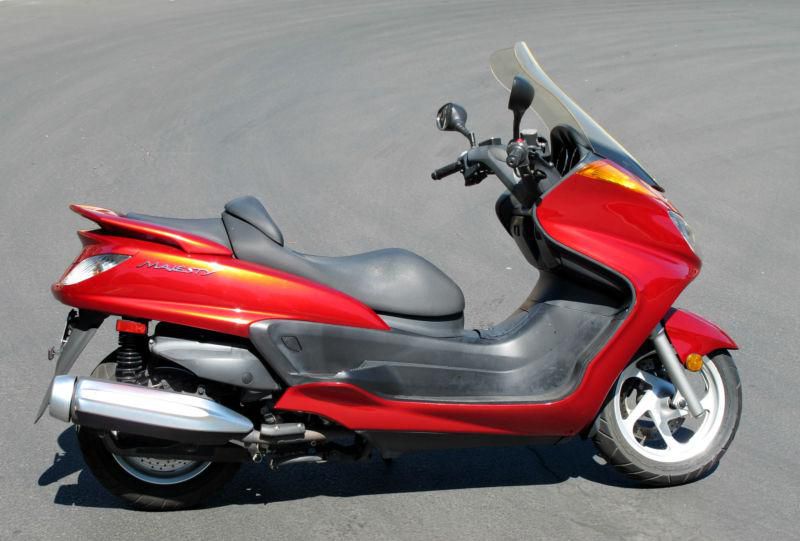 400cc with automatic transmission, fairing, and large seat compartnment