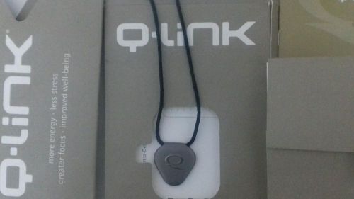 Q link pendant with box